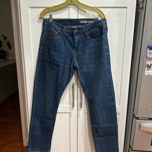 IZOD Men's Jeans Comfort Stretch Straight fit 32 x 30 NWT